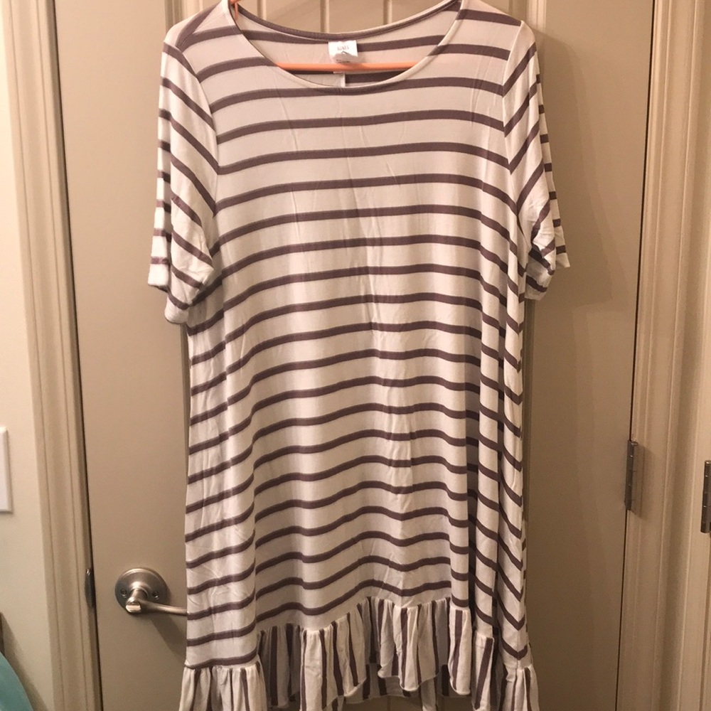 Agnes and Dora ruffle tunic